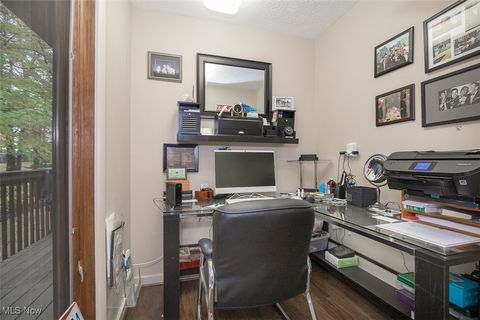 Tiny photo for 17813 Suncliff Place, Strongsville, OH 44136 (MLS # 5179900)