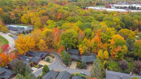 Tiny photo for 17813 Suncliff Place, Strongsville, OH 44136 (MLS # 5179900)