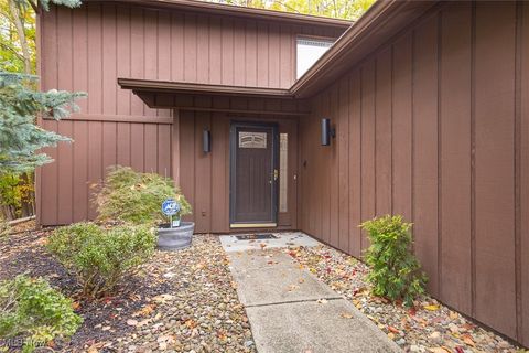 Tiny photo for 17813 Suncliff Place, Strongsville, OH 44136 (MLS # 5179900)