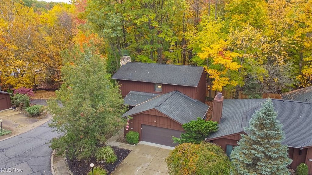 Photo of 17813 Suncliff Place, Strongsville, OH 44136 (MLS # 5179900)