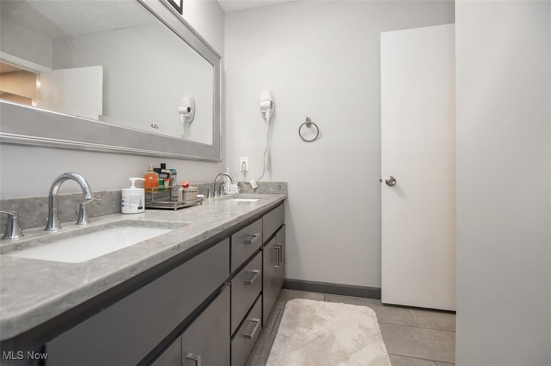 Cliffs Condo - Residential