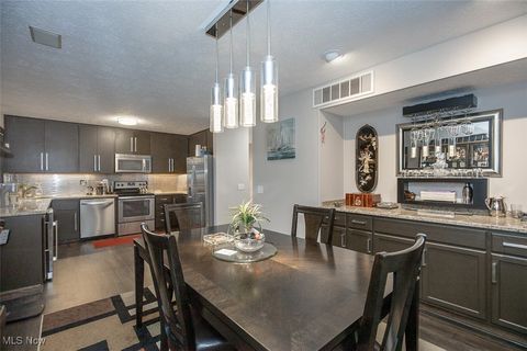 Tiny photo for 17813 Suncliff Place, Strongsville, OH 44136 (MLS # 5179900)