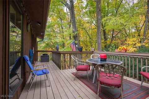 Tiny photo for 17813 Suncliff Place, Strongsville, OH 44136 (MLS # 5179900)