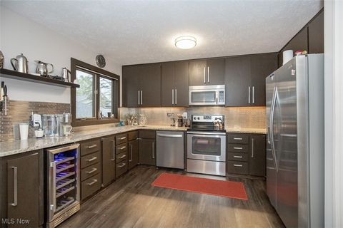 Tiny photo for 17813 Suncliff Place, Strongsville, OH 44136 (MLS # 5179900)