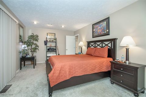 Tiny photo for 17813 Suncliff Place, Strongsville, OH 44136 (MLS # 5179900)