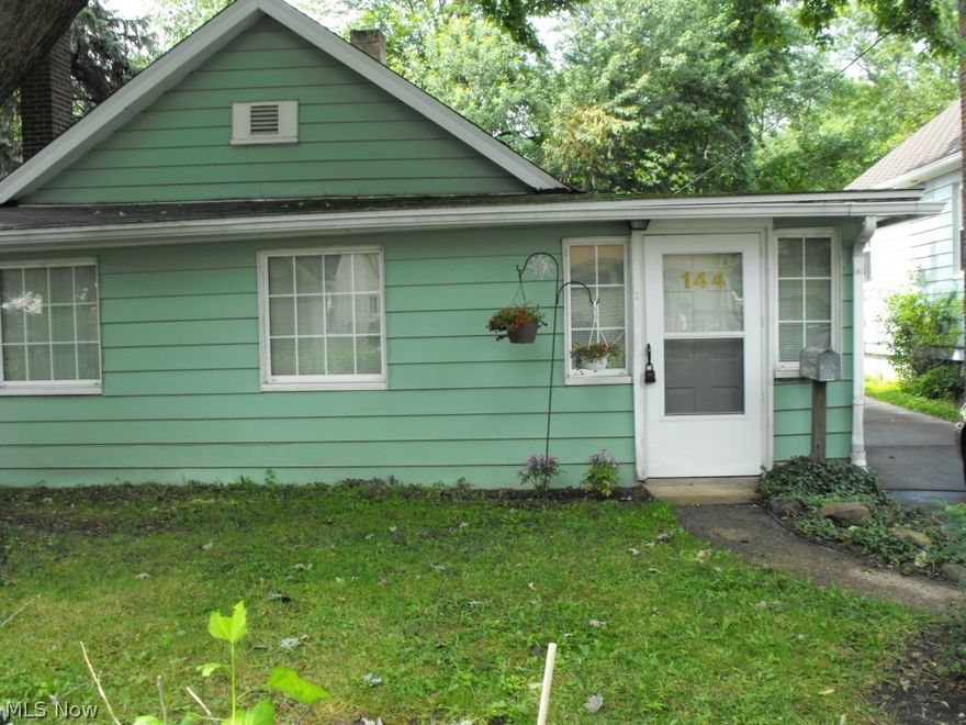 Newer kitchen, windows, huge living room. Private enclosed yard.