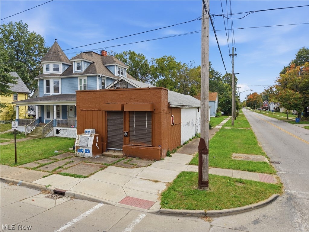 523 W 23rd Street