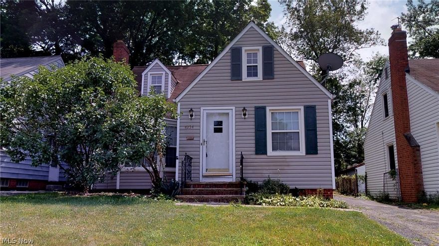 This Quiet Park like street just off the boulevard is waiting for you! Come visit 4234 Stilmore!
This home has 4 generous sized bedrooms, 2 full baths and one half bath, gorgeous hardwood floors throughout, newer
windows, neutral paint throughout and a cozy gas fireplace nestled between 2 built-in bookshelves. The Kitchen is
spacious and bright with a nice size eating area for family and guests. The basement offers a full bathroom and is
partially finished awaiting ideas for a “man cave” or “she cave”. Enjoy the backyard patio for summer barbecues and
the nice 2 car garage for additional storage. This home offers the additional space you need for an office, library or
playroom. 4234 Stilmore is the ideal location to restaurants, schools, parks, highways and shopping. Call Agent to take
a tour right away