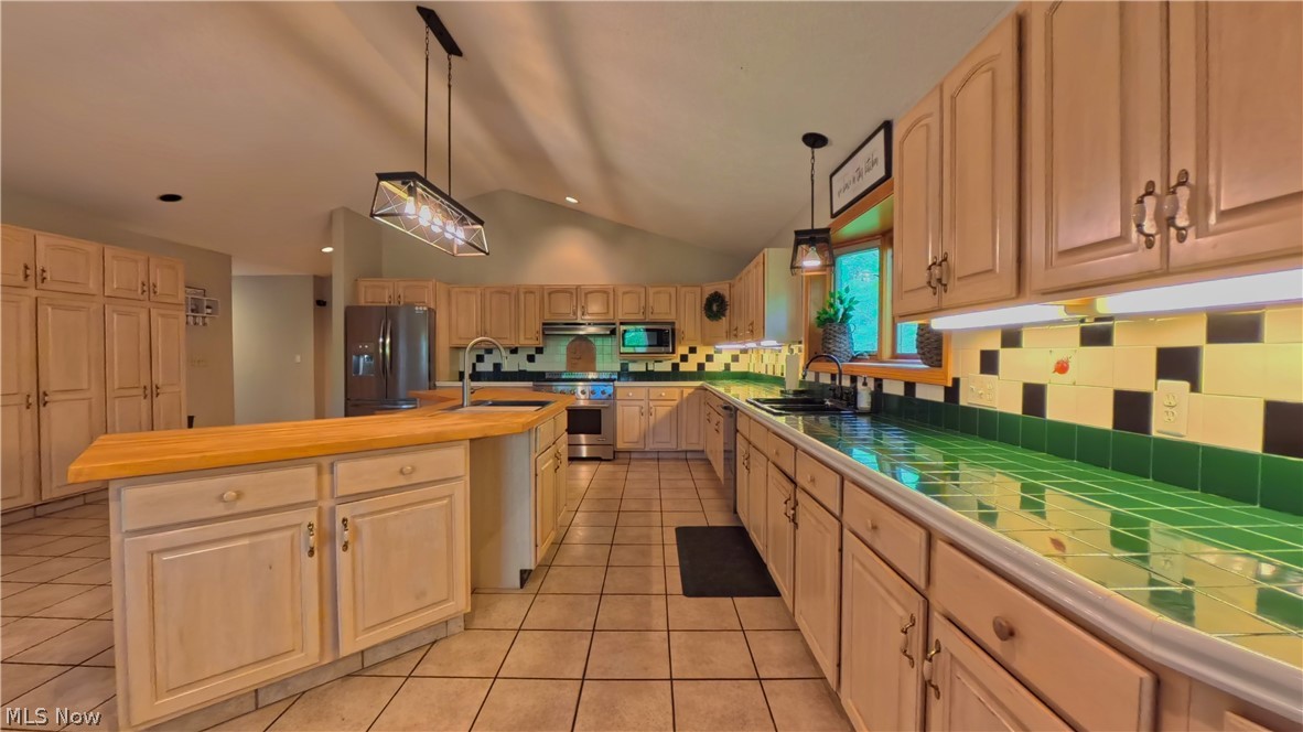 Seneca Woods - Residential