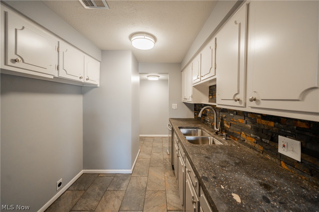 Golden Oaks Condo - Residential