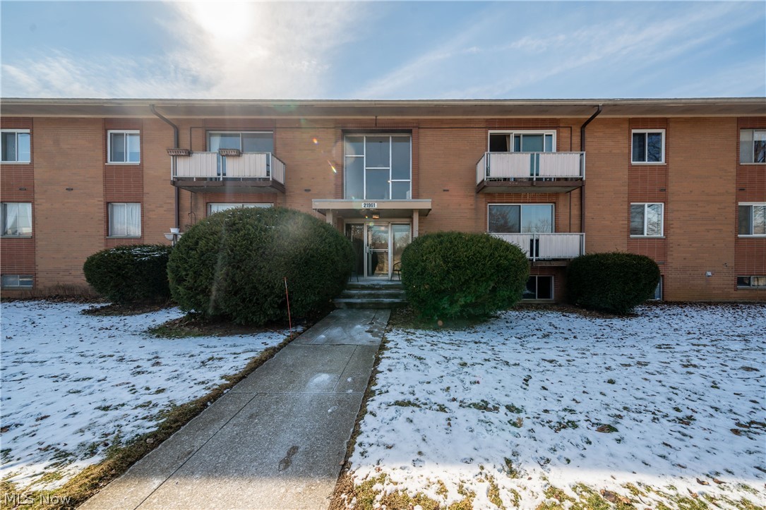 Golden Oaks Condo - Residential