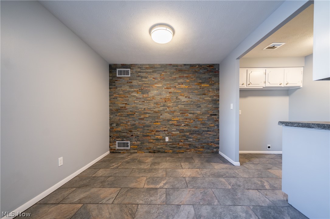 Golden Oaks Condo - Residential