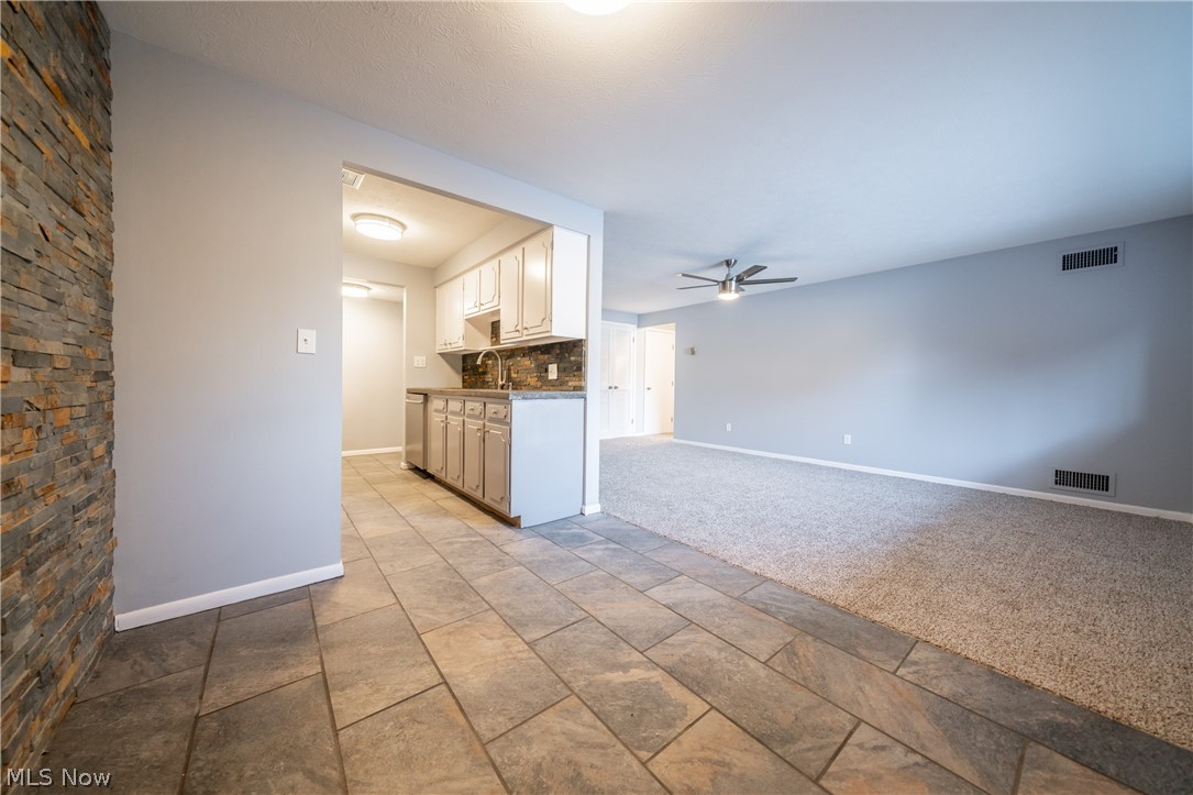 Golden Oaks Condo - Residential