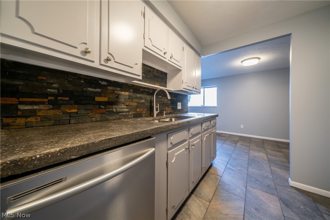 Golden Oaks Condo - Residential