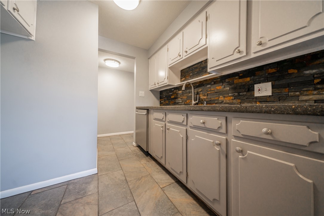 Golden Oaks Condo - Residential