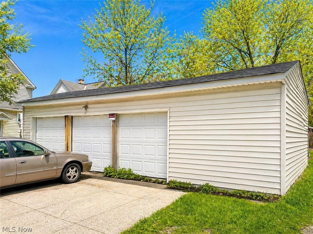 Photo of 3295 W 56th Street, Cleveland, OH 44102 (MLS # 5205490)