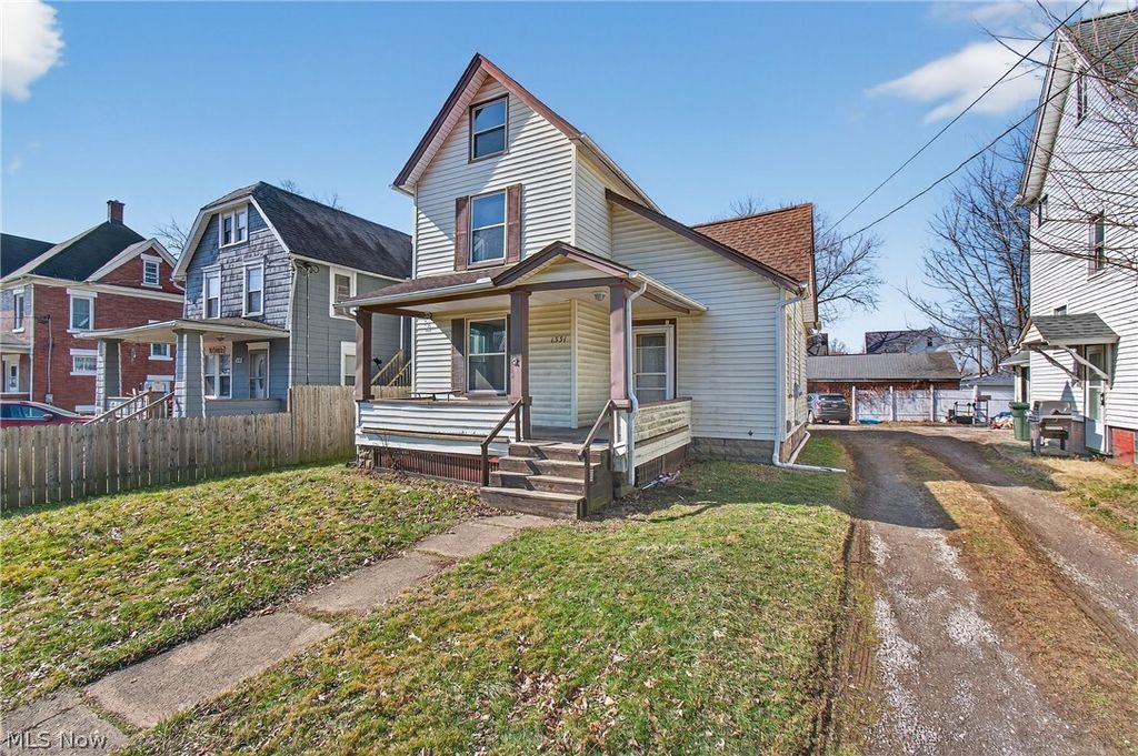 Photo of 1331 Louisiana Avenue NW, Canton, OH 44703 (MLS # 5189837)