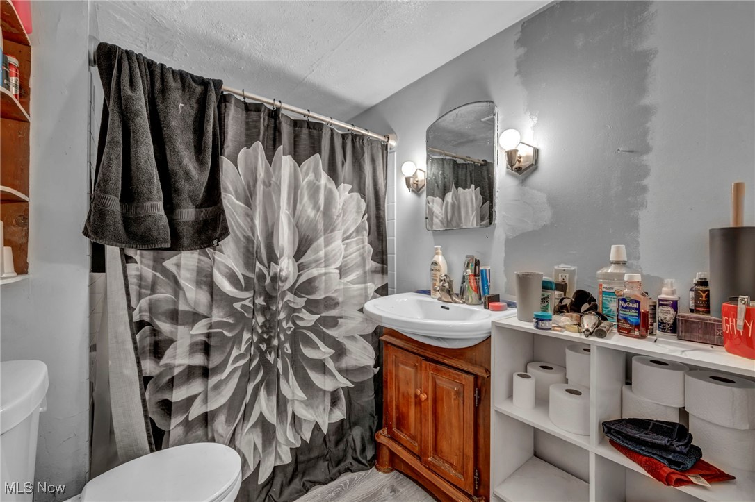 Village/Elyria - Residential Income