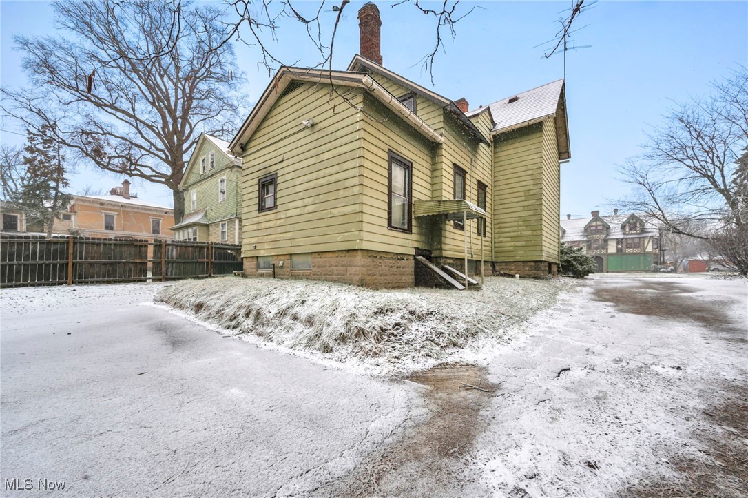 Village/Elyria - Residential Income