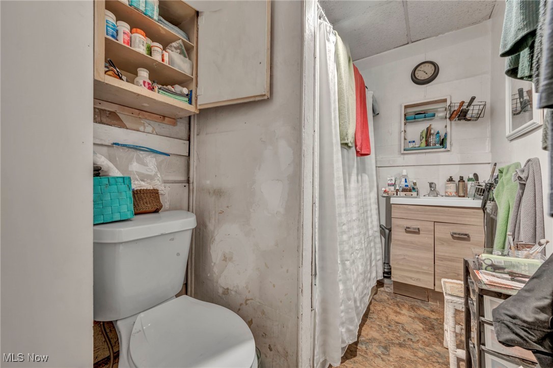 Village/Elyria - Residential Income