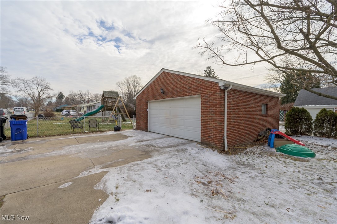 4037 Riveredge Road, Cleveland, Ohio image 6