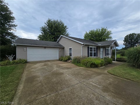Homes For Sale - 3246 Mcmackin Road<br/> Lake County, Madison, OH 44057