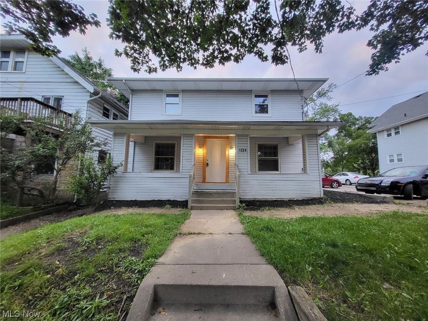 YOU WILL LOVE IT HERE! Well maintained single units with updated fixtures, eat in kitchen, new stainless steel appliances and private off street parking.  A must see! Call today for your private tour!