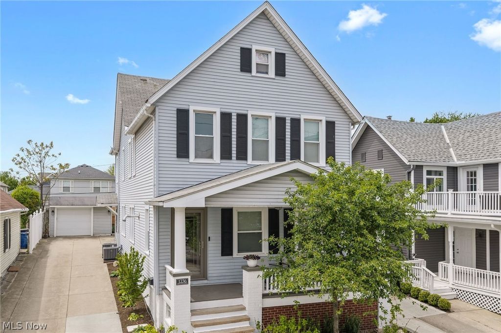 Photo of 1236 W 67th Street, Cleveland, OH 44102 (MLS # 5208853)