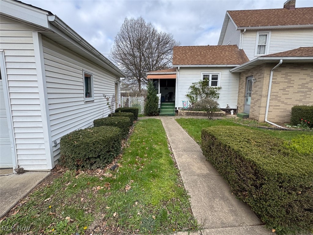 1002 Miller Avenue, New Philadelphia, Ohio image 3
