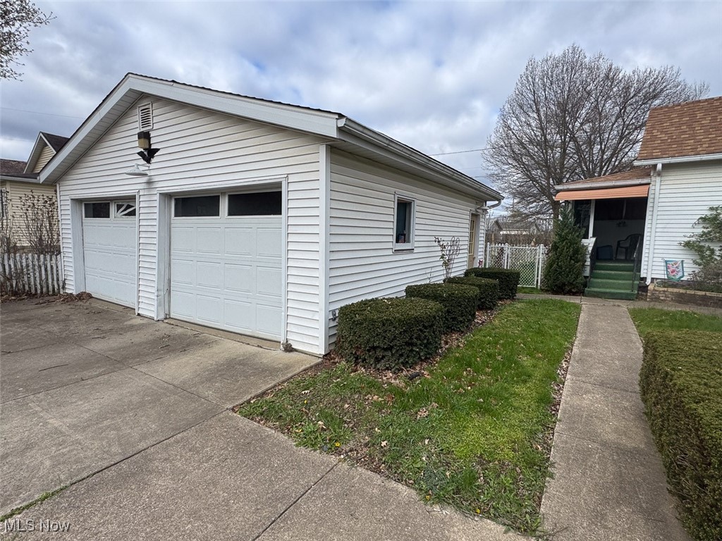1002 Miller Avenue, New Philadelphia, Ohio image 4