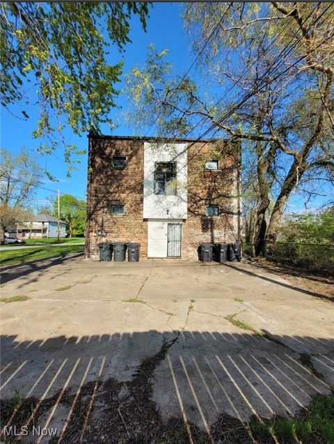 Tiny photo for 718 E 124th Street, Cleveland, OH 44108 (MLS # 5179398)