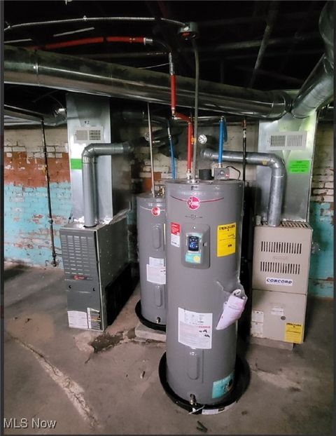 Tiny photo for 718 E 124th Street, Cleveland, OH 44108 (MLS # 5179398)