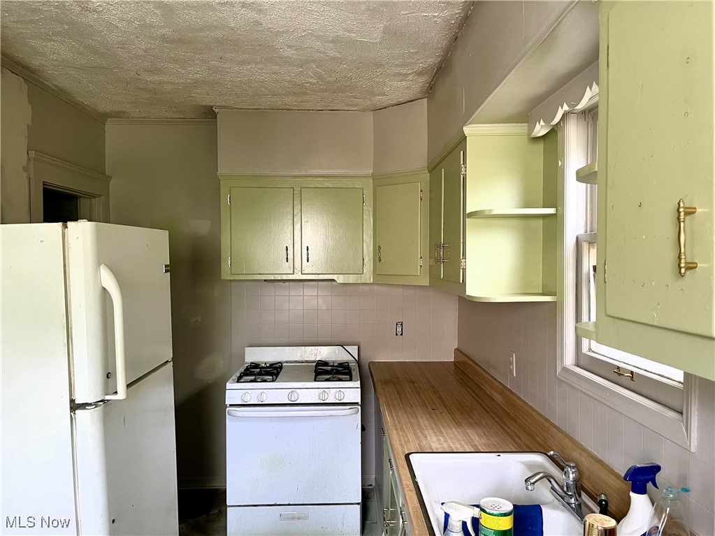 2170 W 105th Street