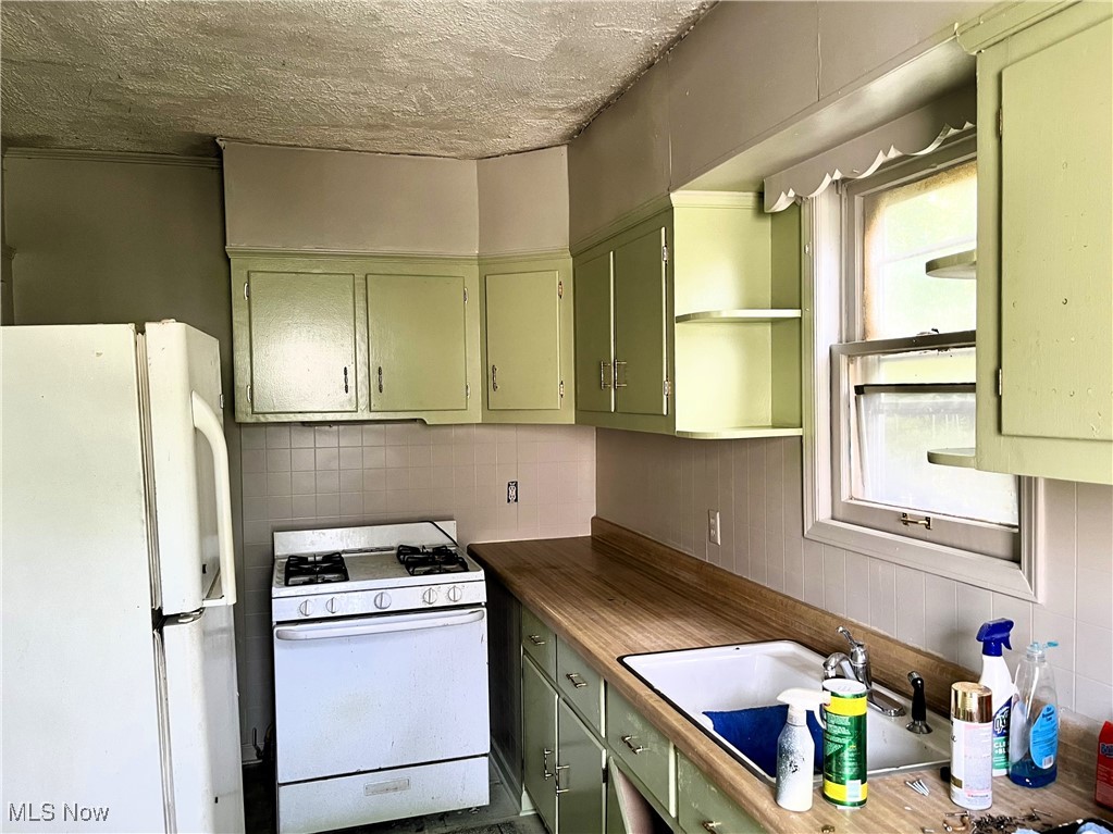 2170 W 105th Street