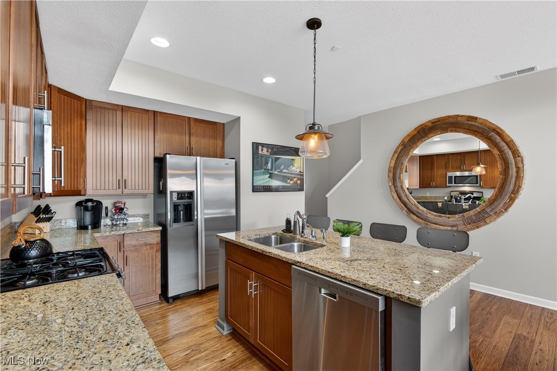 Battery Park Twnhms Condo - Residential