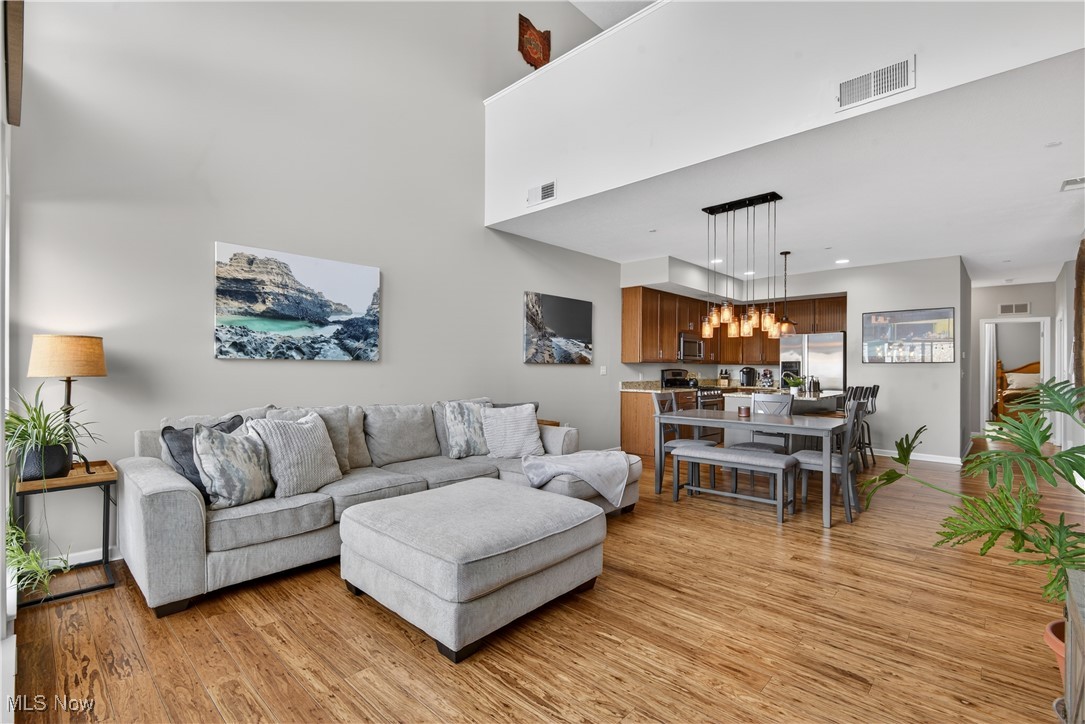 Battery Park Twnhms Condo - Residential