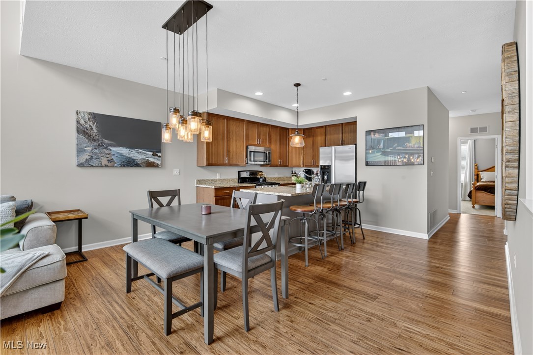 Battery Park Twnhms Condo - Residential