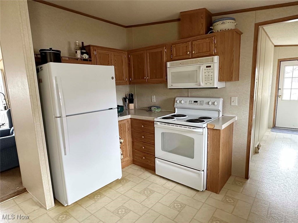 51 Thomas Boulevard, Massillon, Ohio image 8