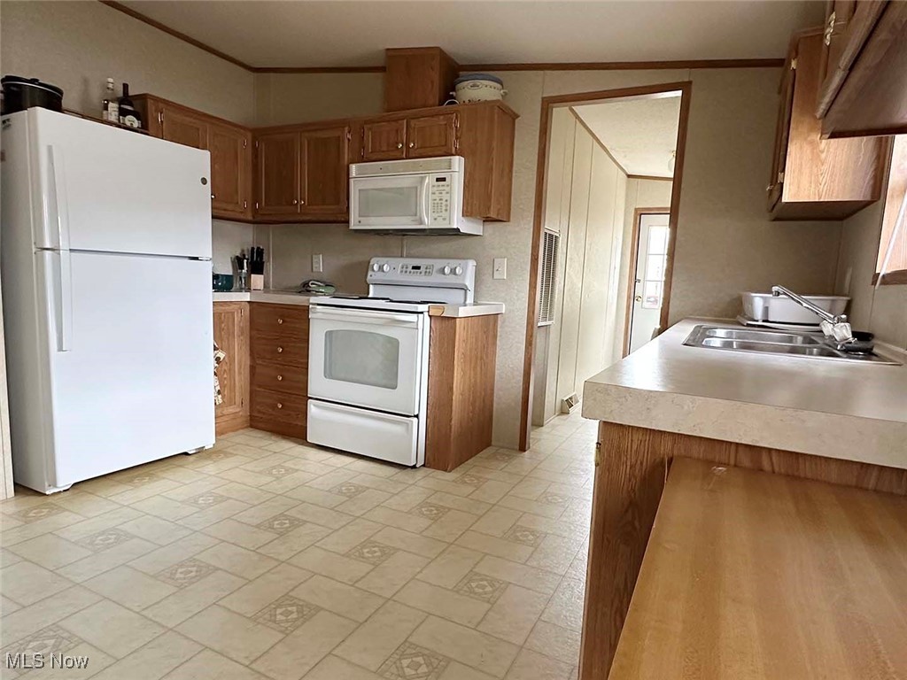 51 Thomas Boulevard, Massillon, Ohio image 9