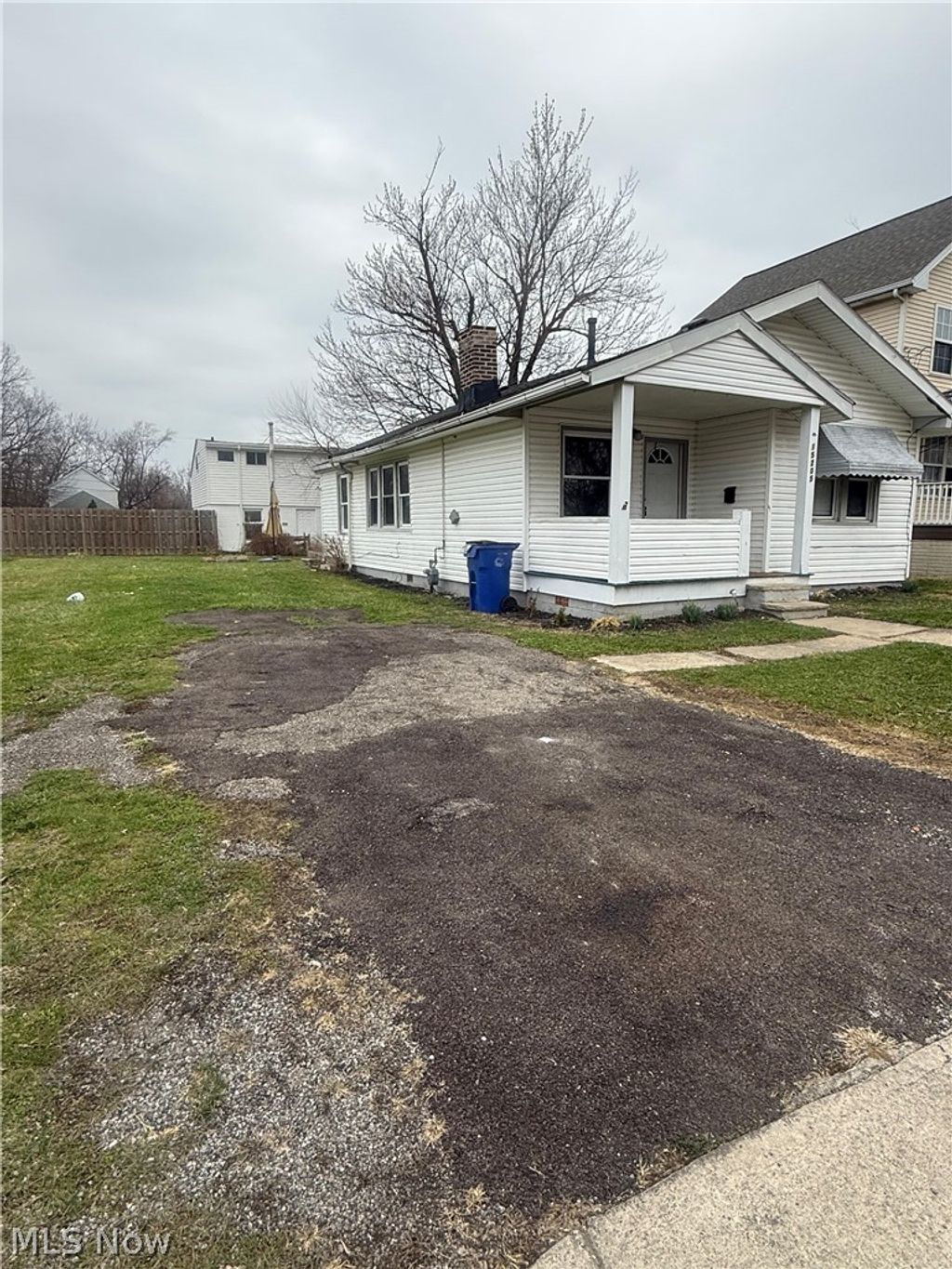 Photo of 15205 Lincoln Avenue, Cleveland, OH 44128 (MLS # 5192476)