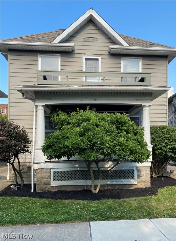 Fantastic 2 family surrounded by new townhomes and walkable to all the new shops and restaurants of W. 117th & Clifton!
Upstairs unit is perfect for an owner occupant and was just redone in 2020. Brand new kitchen, flooring and paint. Bathroom was redone a few years ago. Down unit has been updated. Walk up attic, both units have front porches. Garage roof was replaced and sided. Updated electrical boxes. Forced air furnaces. Off street parking for 4+ cars. Listing agent is related to owner.