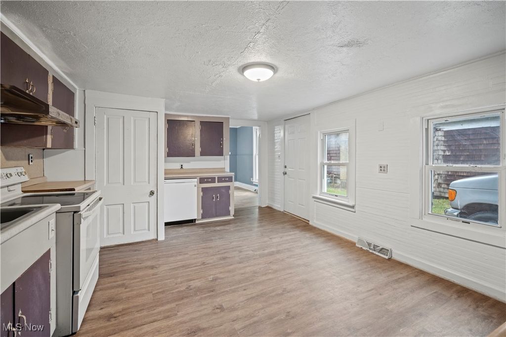 Photo of 83 S Pleasant Street, Oberlin, OH 44074 (MLS # 5180772)