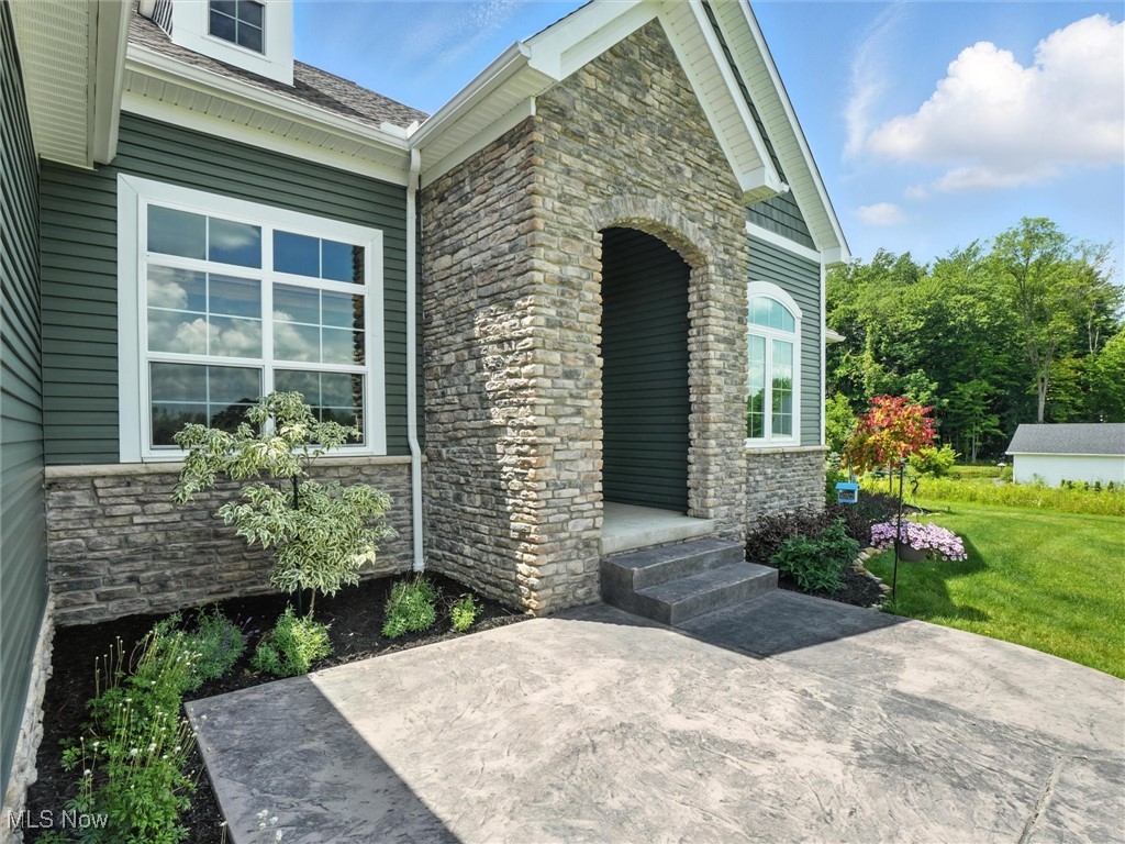 2934 Meadow Creek Drive