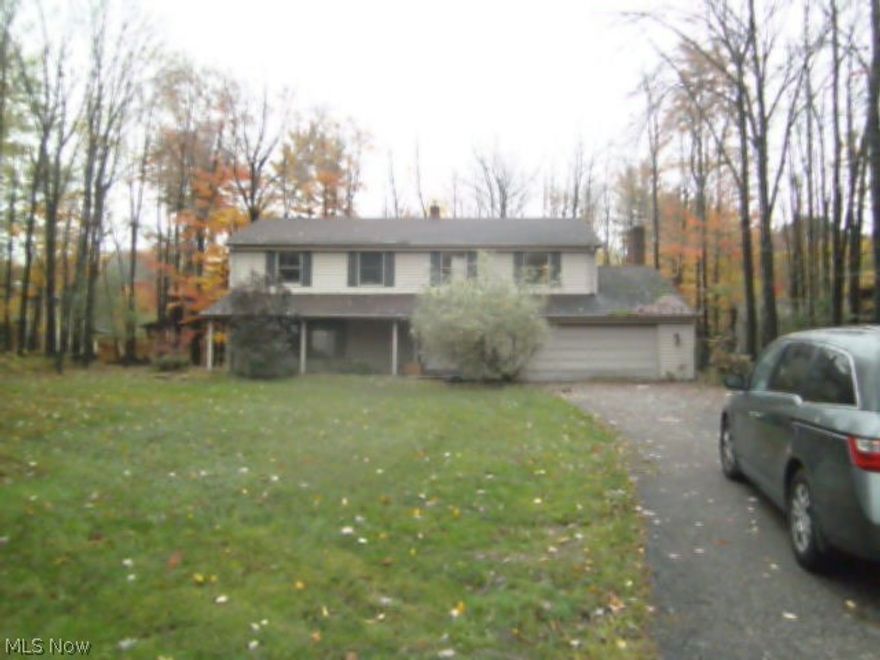 This is a Fannie Mae HomePath Property. This 5 bedrm/2.5 bath colonial sits on a wooded cul de sac. Has a 2 car attached garage and recreation room in basement. Near shopping, schools and hospitals with easy acces to downtown Cleveland and University Circle area.Homeowners Association fee includes maintenance of tennis courts, playground and public areas(entrance and exits into area)