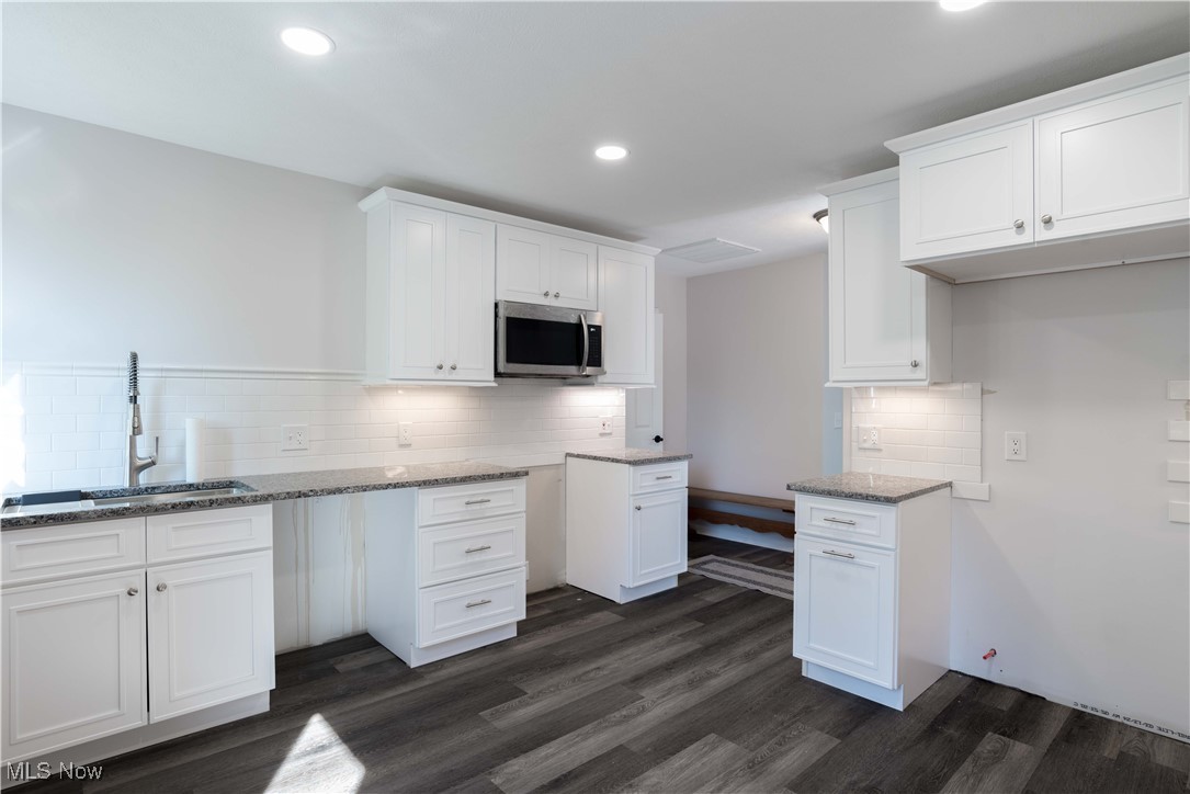 James M Curtis & Others Park Ad - Residential Income