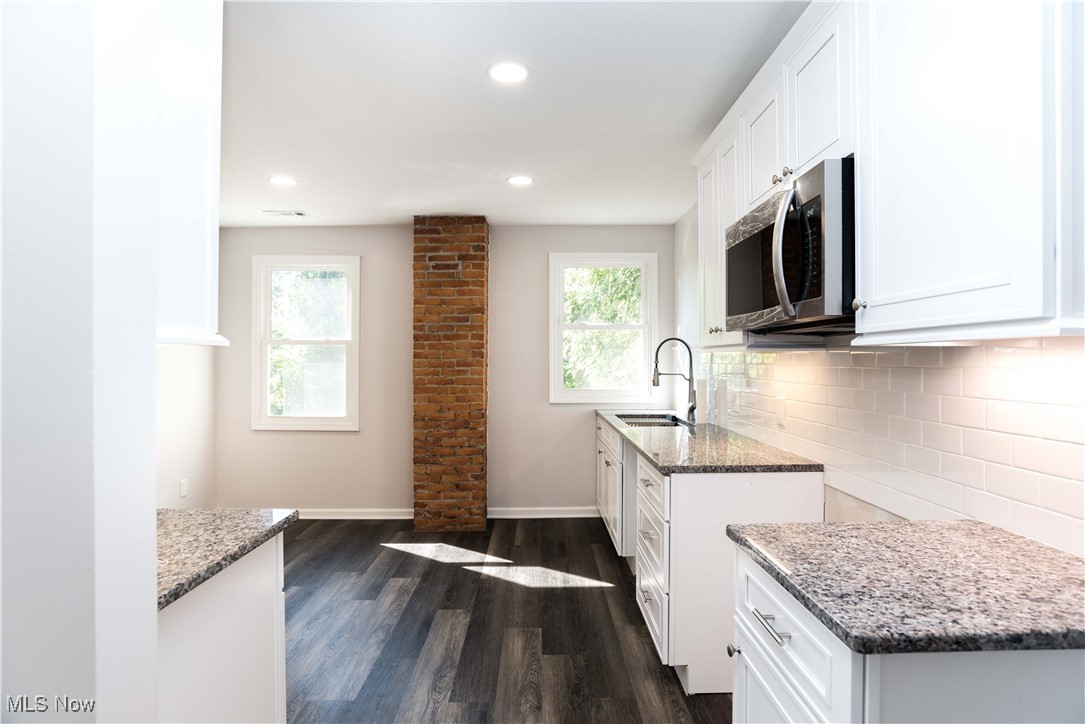 James M Curtis & Others Park Ad - Residential Income