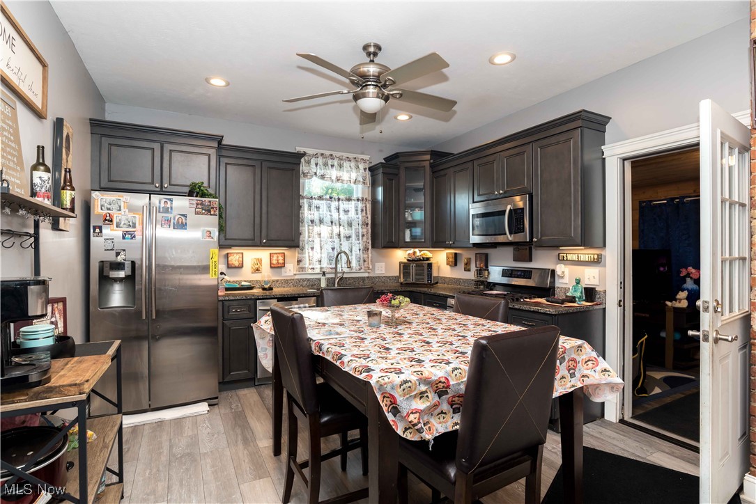 James M Curtis & Others Park Ad - Residential Income