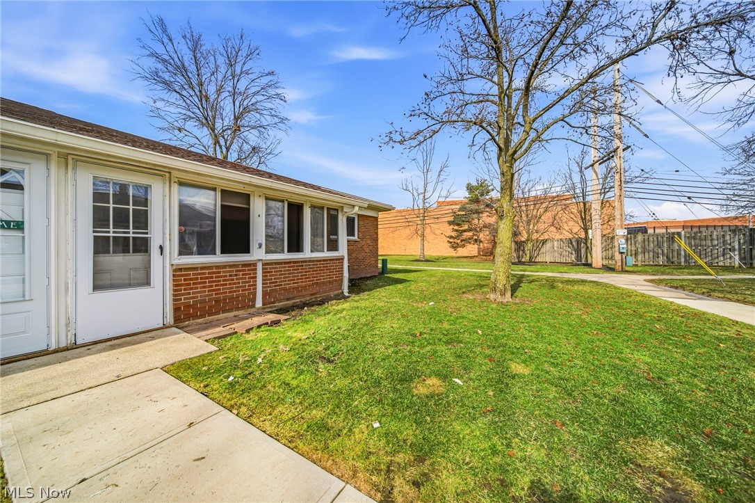 Country Club Condos - Residential