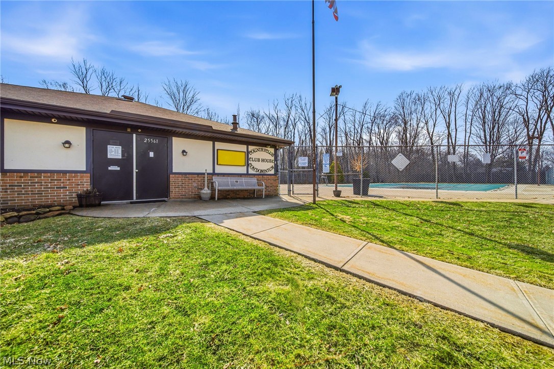 Country Club Condos - Residential