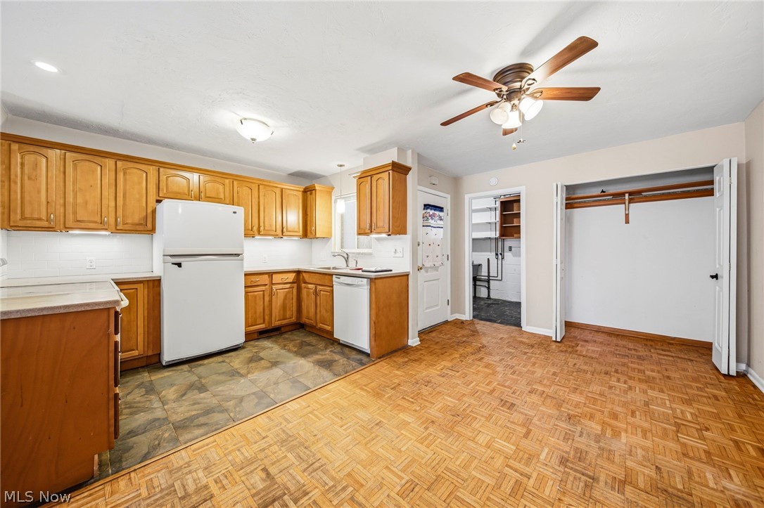 Country Club Condos - Residential